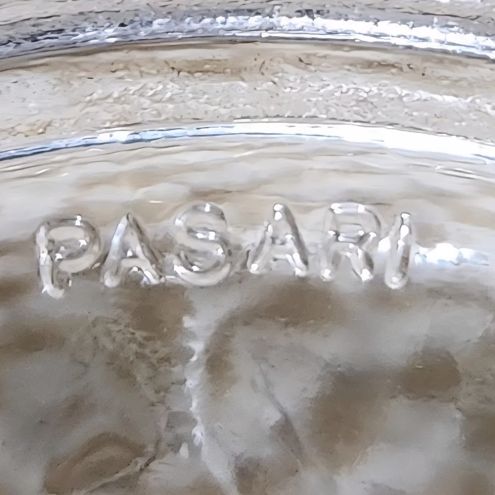 Vintage Pasari Indonesia KIG Pressed Glass Hearts Bows Bowl With Lid Collectible